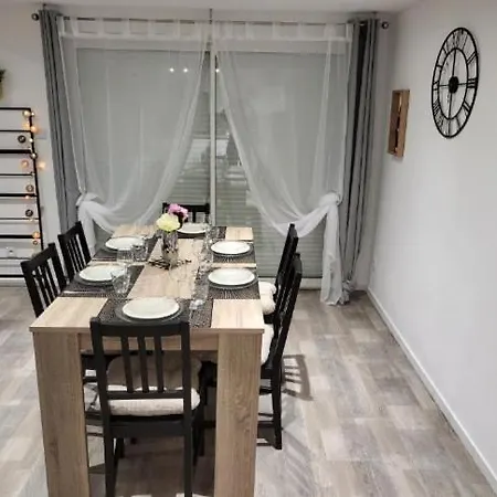 Loft Du Sud Ouest Av Garage Apartment *